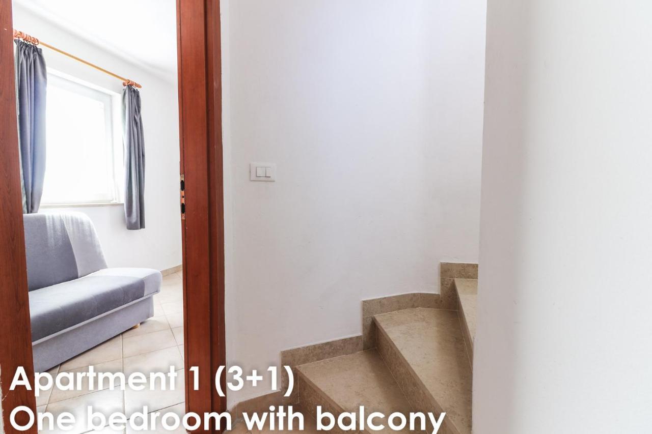 Sunshine Apartments Funtana With Balcony And Sea View Buitenkant foto