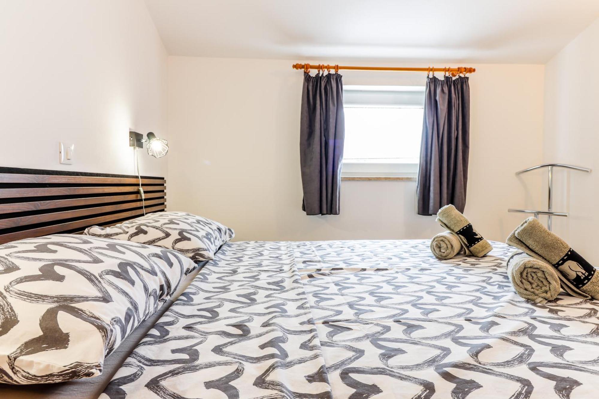 Sunshine Apartments Funtana With Balcony And Sea View Buitenkant foto
