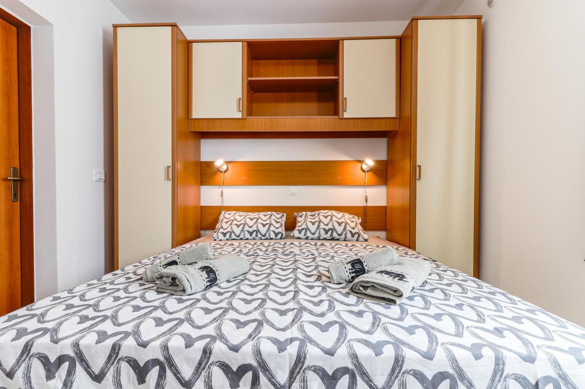 Sunshine Apartments Funtana With Balcony And Sea View Buitenkant foto