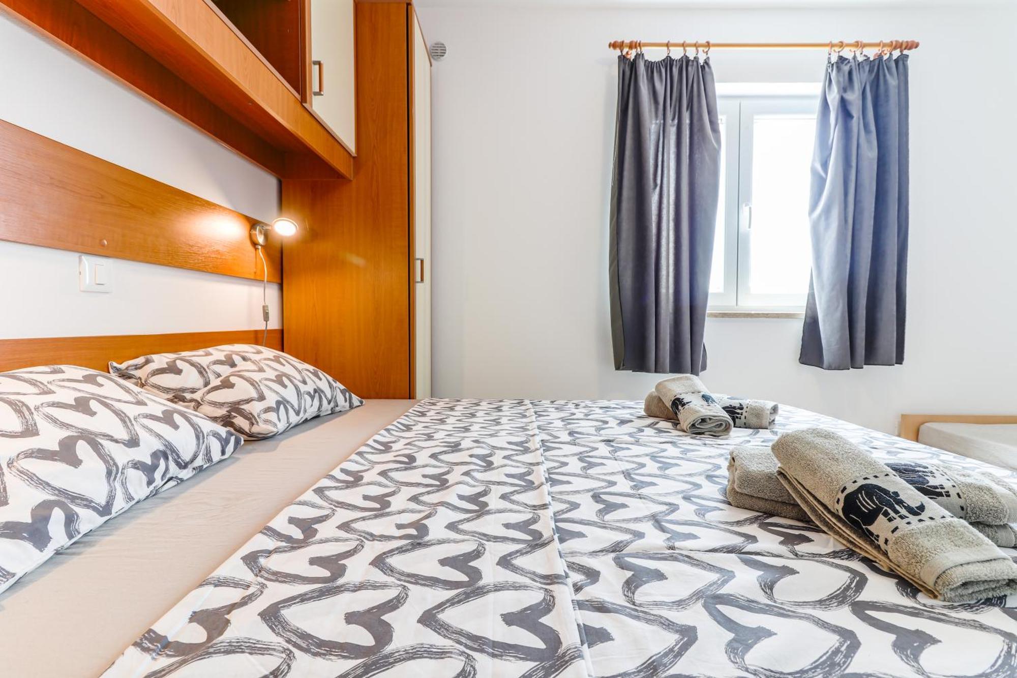 Sunshine Apartments Funtana With Balcony And Sea View Buitenkant foto